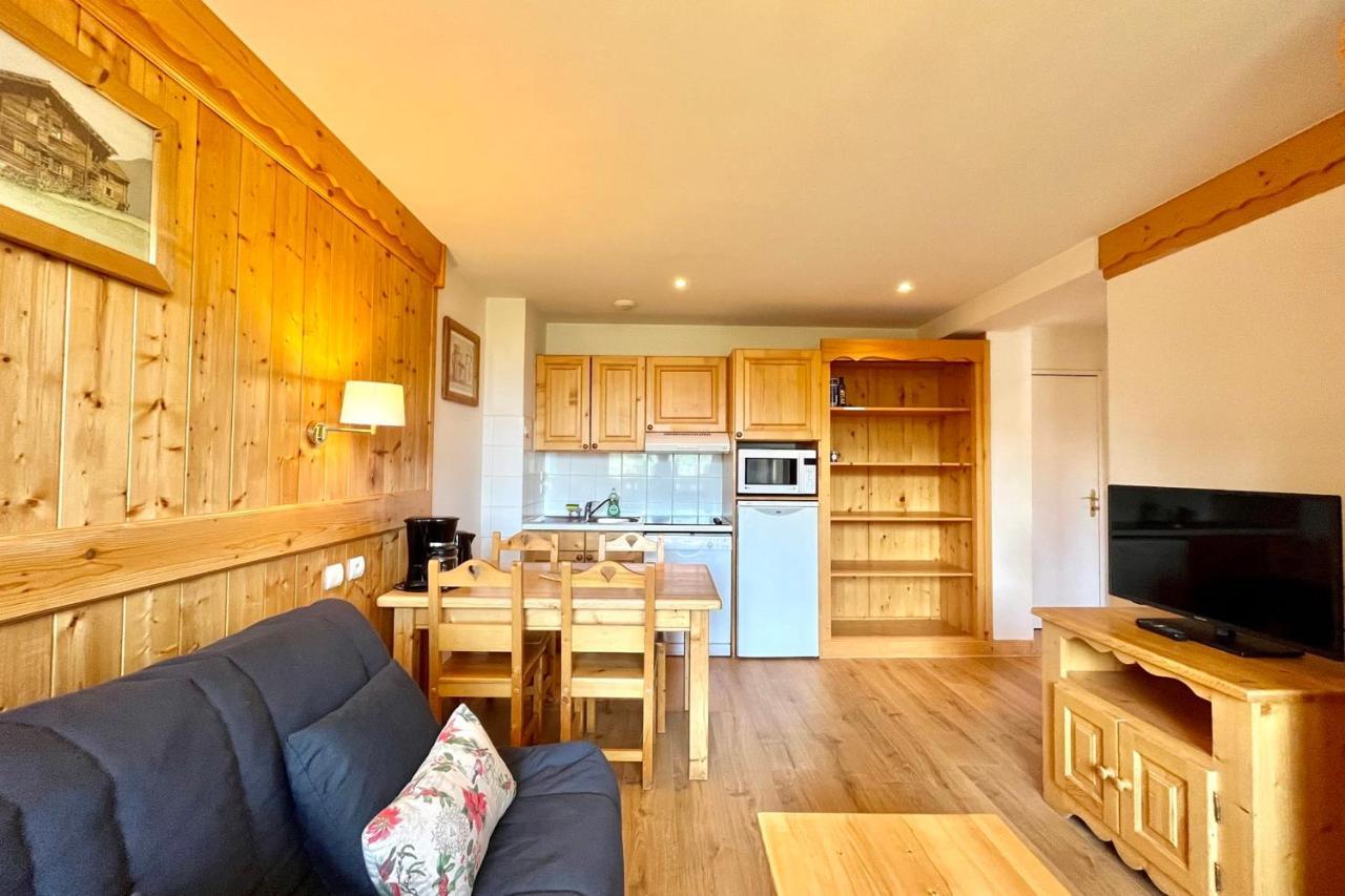 Cosy Chalet With Terrace Combloux Exteriör bild