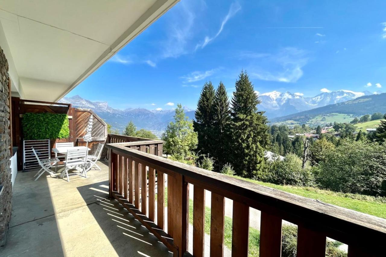 Cosy Chalet With Terrace Combloux Exteriör bild