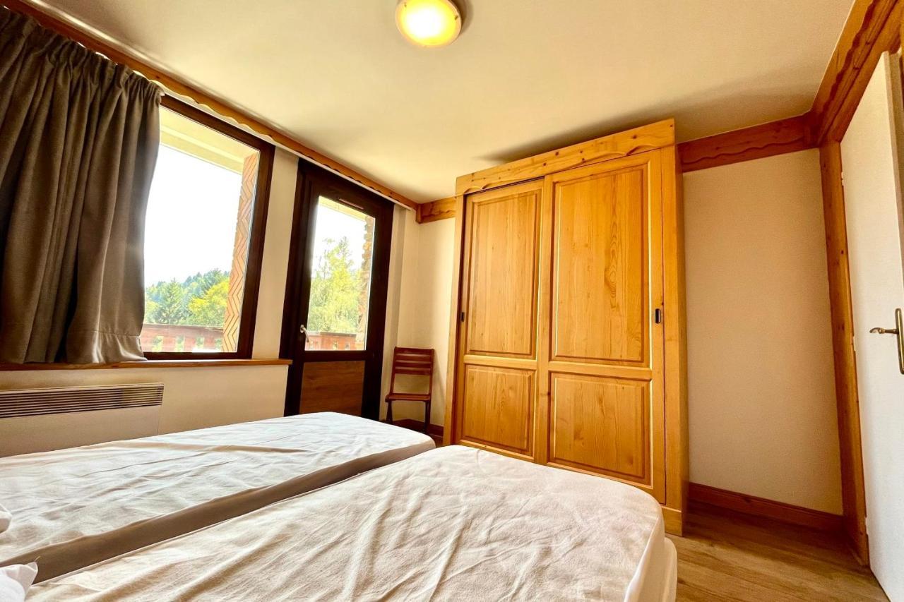 Cosy Chalet With Terrace Combloux Exteriör bild